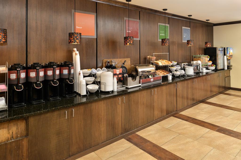 Comfort Suites Alexandria Zewnętrze zdjęcie