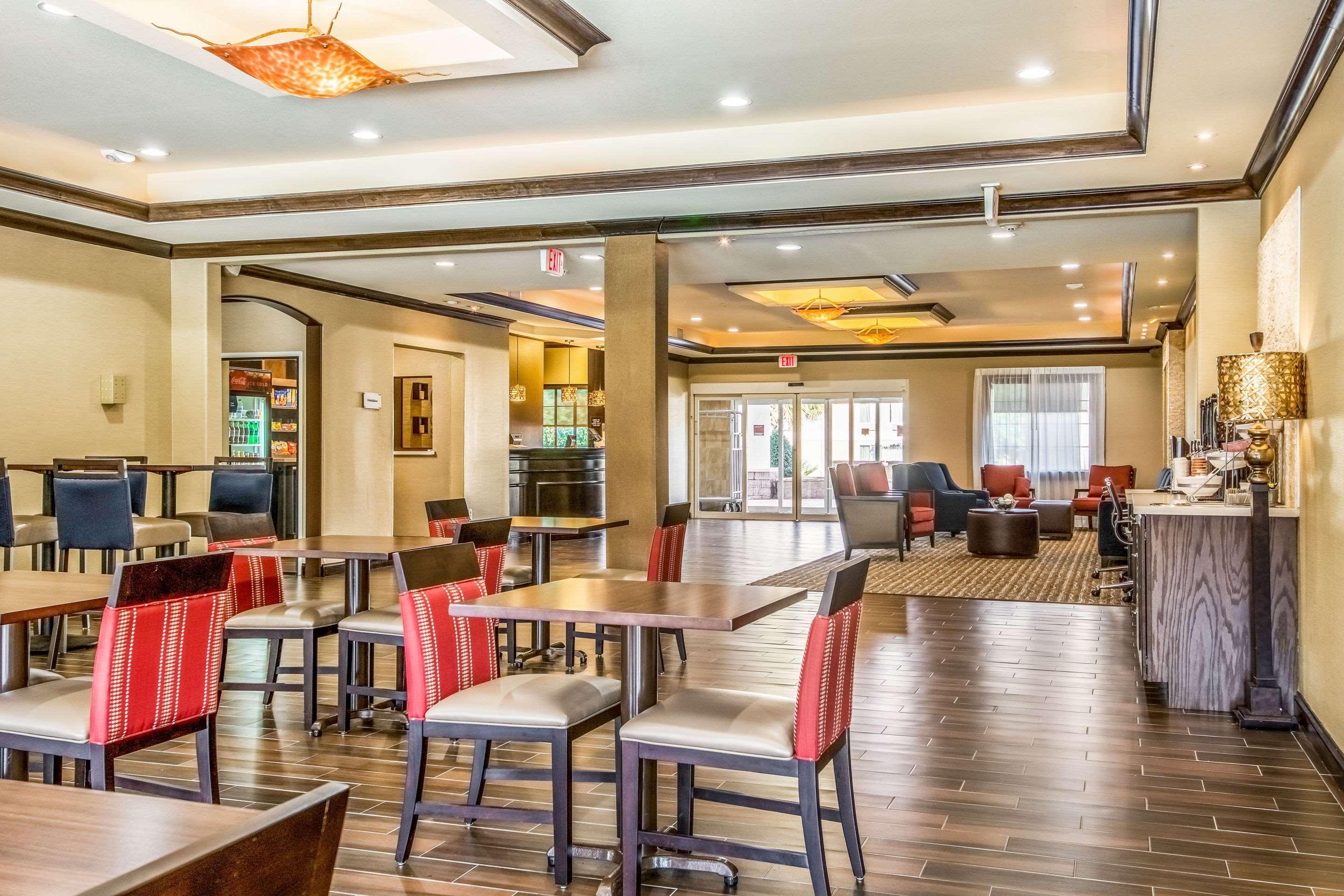 Comfort Suites Alexandria Zewnętrze zdjęcie